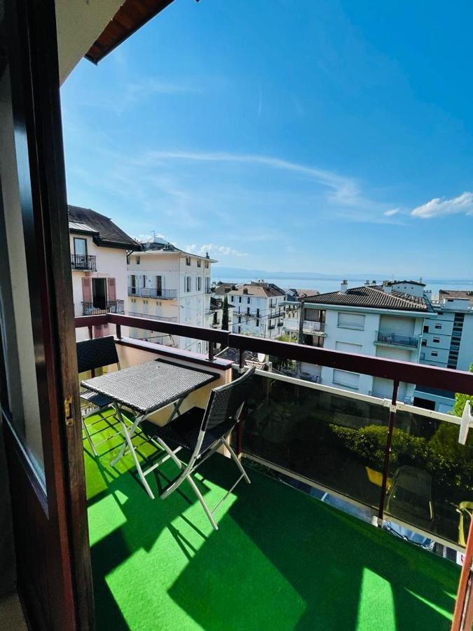 F2 près débarcadère, en centre ville, des thermes EVIAN LES BAINS Esterno foto